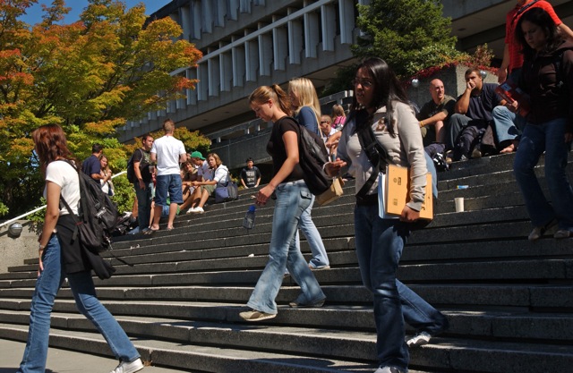 自分に合った大学が必ず見つかる！学びたいこと、暮らしてみたい国、あなたの希望に合わせた大学留学プログラム