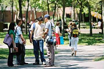 費用負担を抑えることもできる大学留学。
