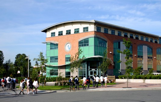 3学期制で公立校の1.5倍速く単位を取得